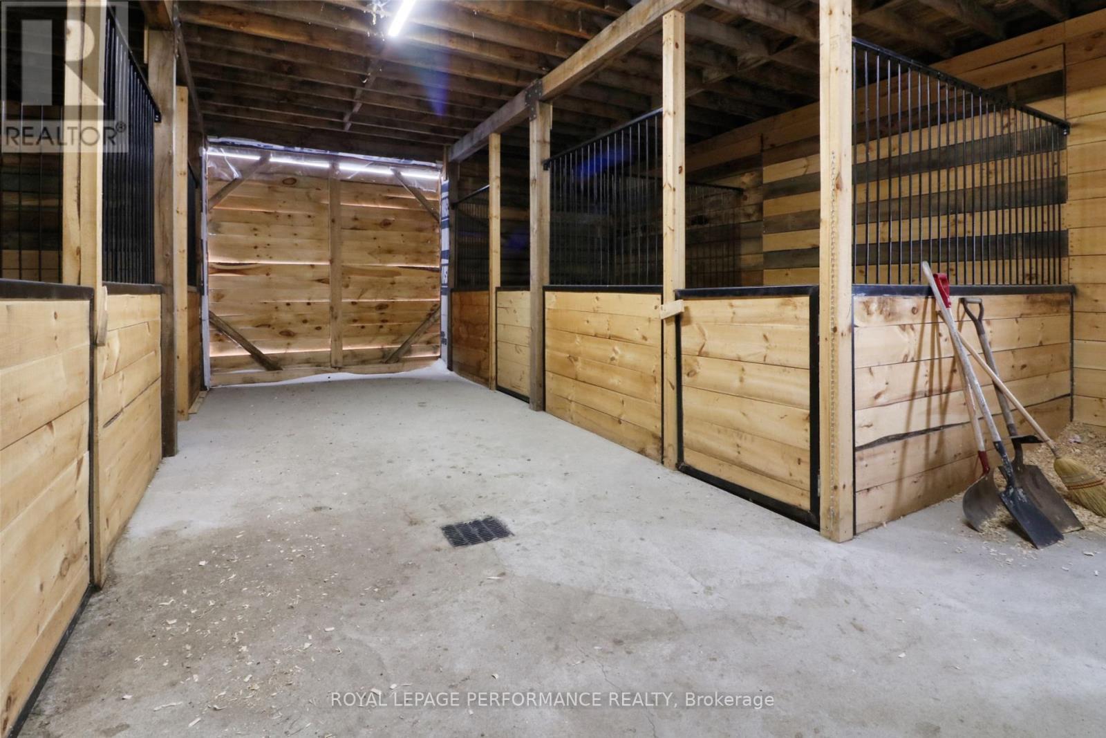 












115 COUNTY RD  10 ROAD

,
East Hawkesbury,




Ontario
K0B1P0

