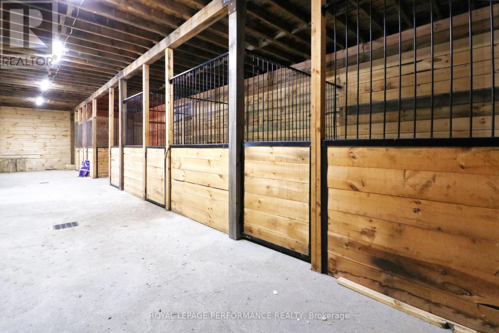 












115 COUNTY RD  10 ROAD

,
East Hawkesbury,




Ontario
K0B1P0

