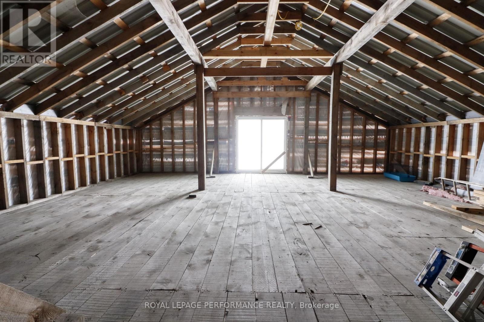 












115 COUNTY RD  10 ROAD

,
East Hawkesbury,




Ontario
K0B1P0

