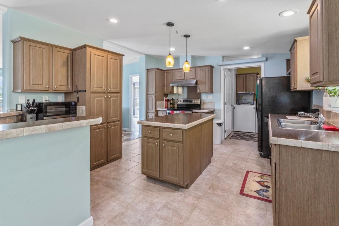 









9412


3A

Highway,
Kuskanook,




BC
V0b 1A1

