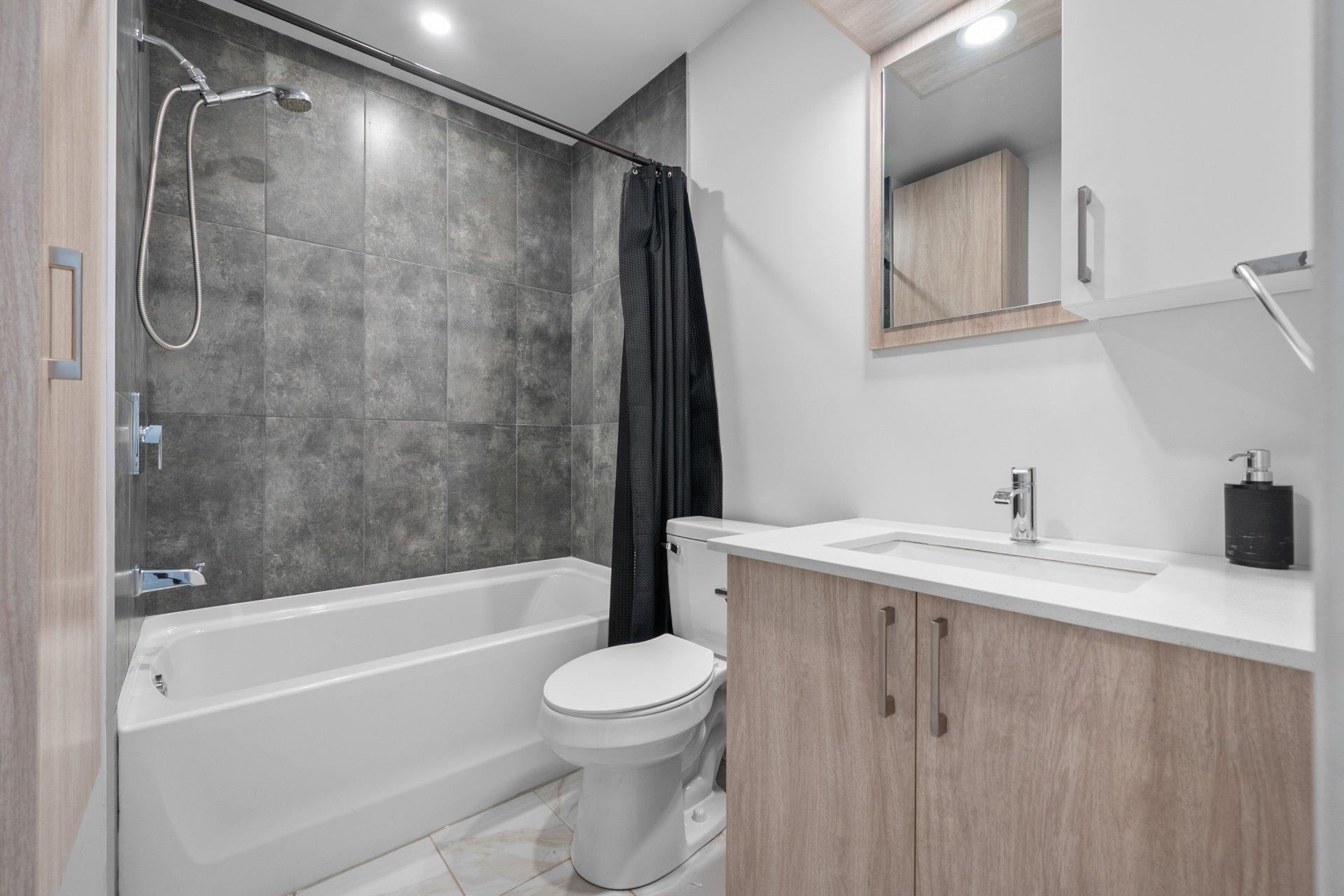 









55


Rue Jeannette

, 2,
Longueuil (Le Vieux-Longueuil),




QC
J4R2C8


