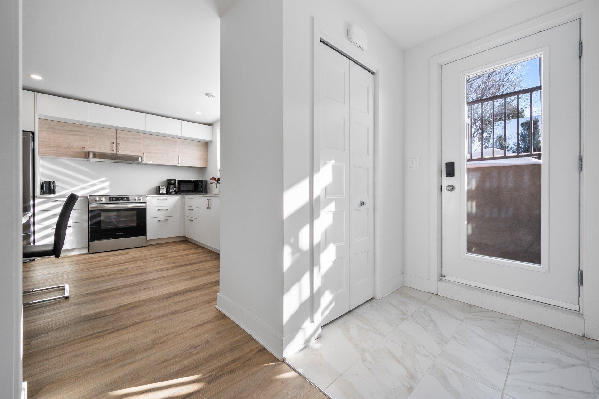 









55


Rue Jeannette

, 2,
Longueuil (Le Vieux-Longueuil),




QC
J4R2C8

