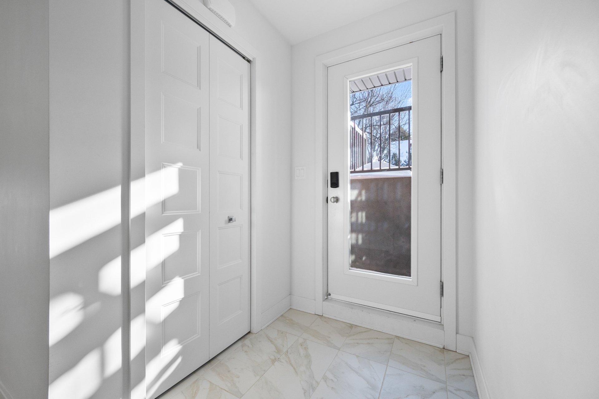 









55


Rue Jeannette

, 2,
Longueuil (Le Vieux-Longueuil),




QC
J4R2C8

