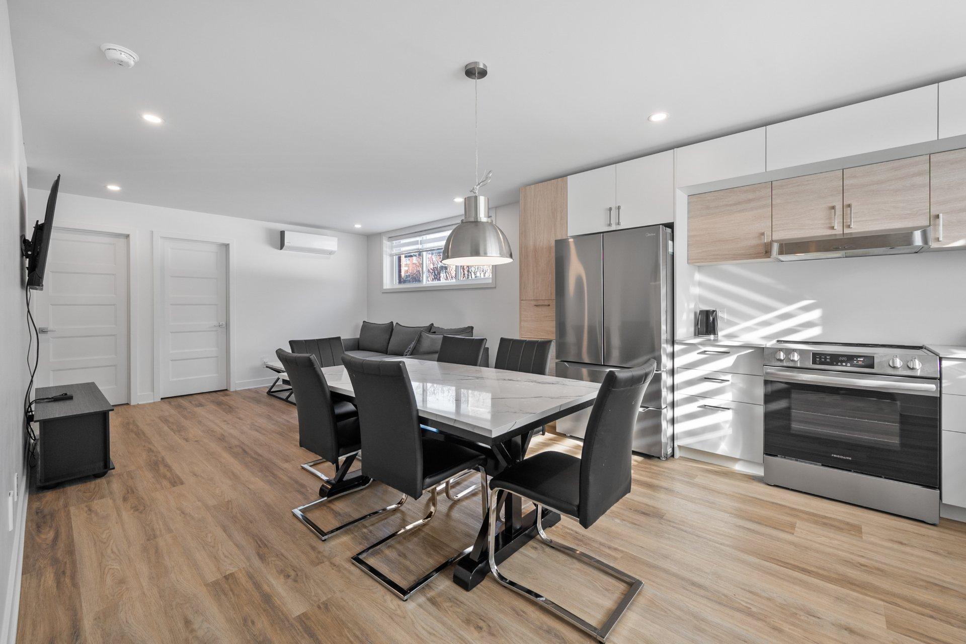 









55


Rue Jeannette

, 2,
Longueuil (Le Vieux-Longueuil),




QC
J4R2C8


