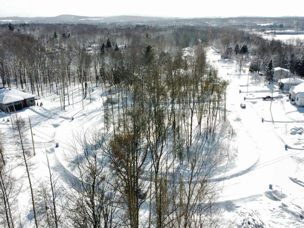 












Rue Boudreau

,
East Farnham,







QC
J2K4J3

