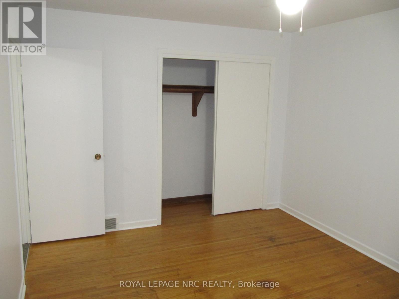 












2 BLACK KNIGHT ROAD

,
St. Catharines (443 - Lakeport),




Ontario
L2N3C1

