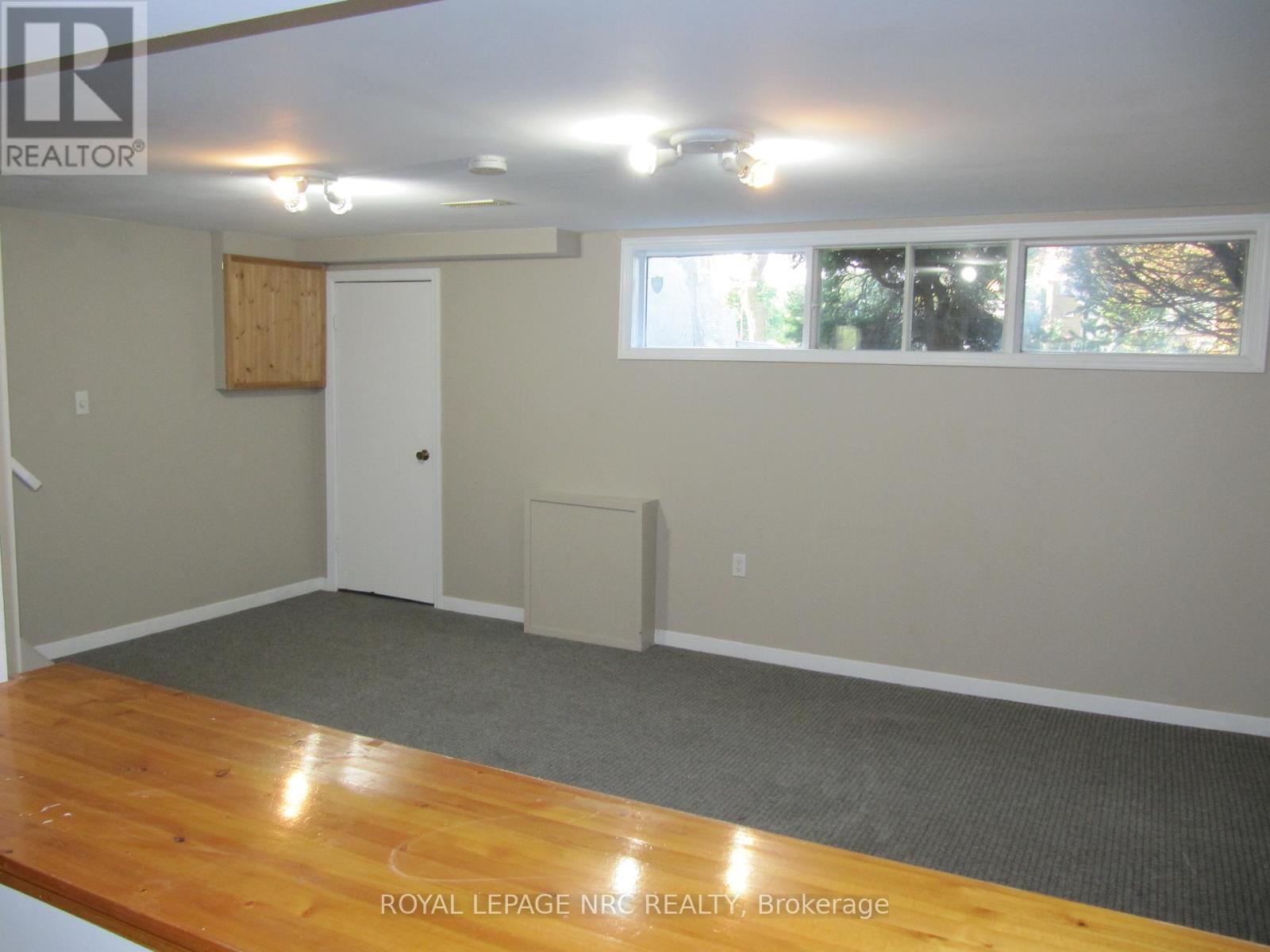 












2 BLACK KNIGHT ROAD

,
St. Catharines (443 - Lakeport),




Ontario
L2N3C1

