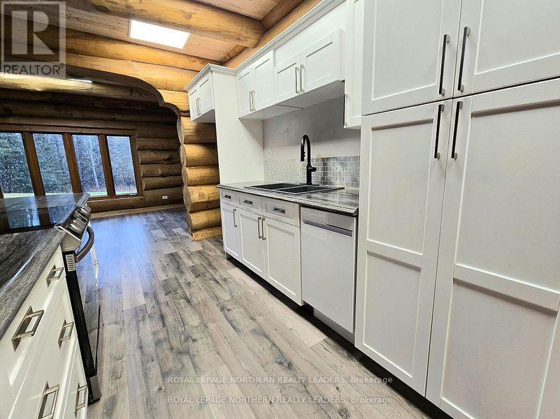 












1657 PINE STREET S

,
Timmins (SCH - Goldmine Rural),




Ontario
P4N0B9

