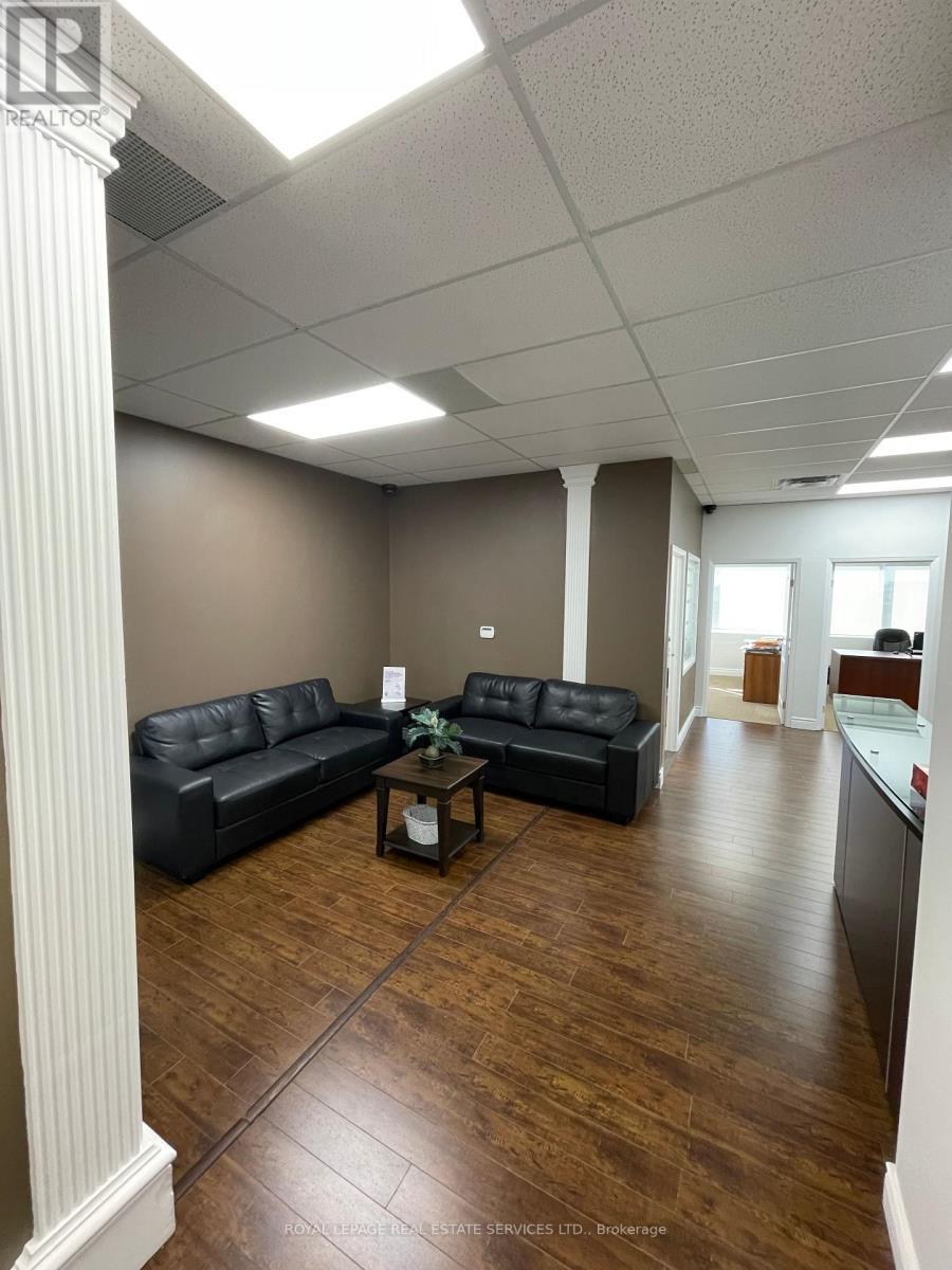 












411 - 9140 LESLIE STREET

,
Richmond Hill,




Ontario
L4B0A9

