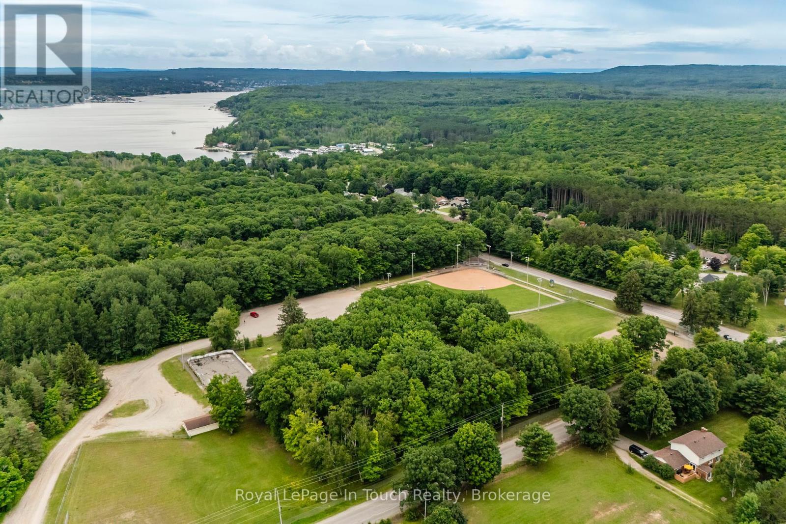 












LOT 65 WHISPERING PINE CIRCLE

,
Tiny,







Ontario
L9M0C2

