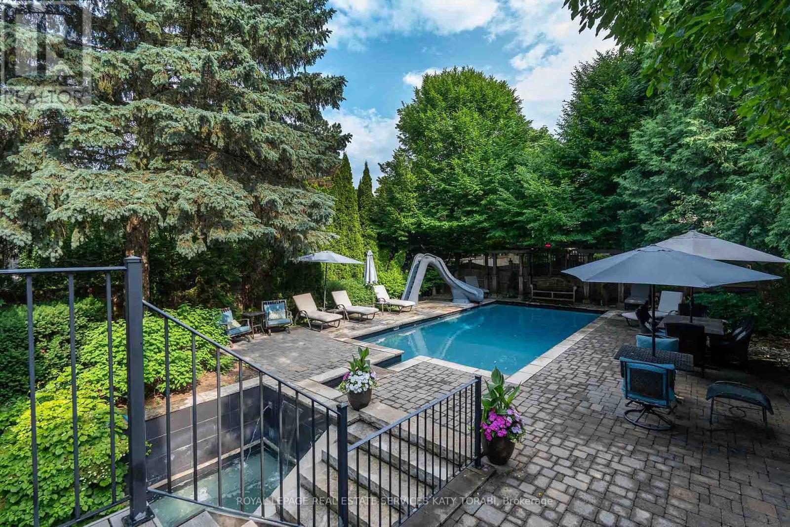 












135 BUCKINGHAM AVENUE

,
Toronto,




Ontario
M4N1R5

