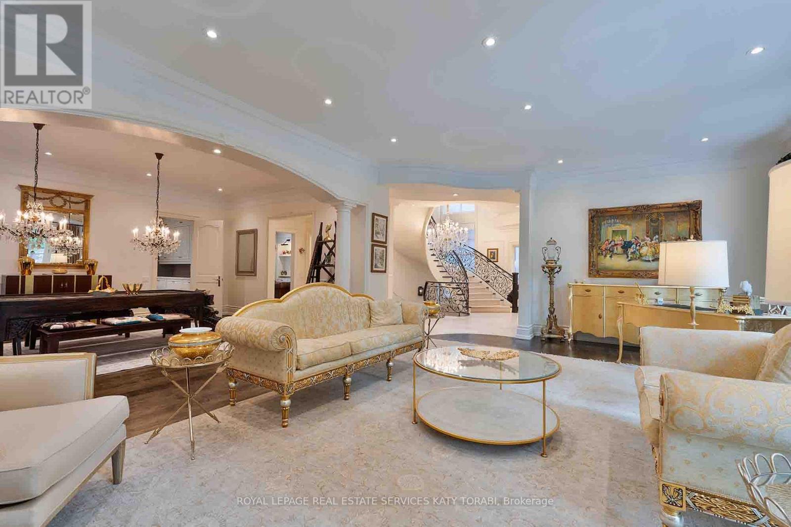 












135 BUCKINGHAM AVENUE

,
Toronto,




Ontario
M4N1R5

