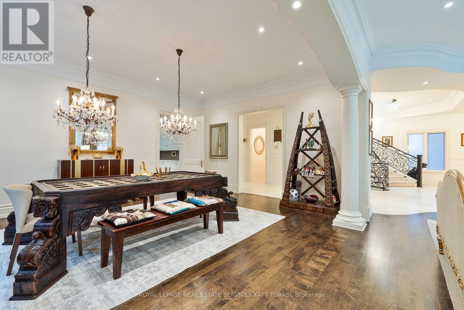 












135 BUCKINGHAM AVENUE

,
Toronto,




Ontario
M4N1R5

