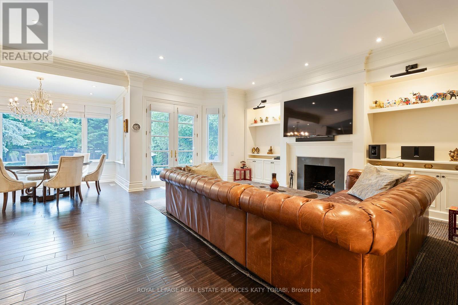 












135 BUCKINGHAM AVENUE

,
Toronto,




Ontario
M4N1R5

