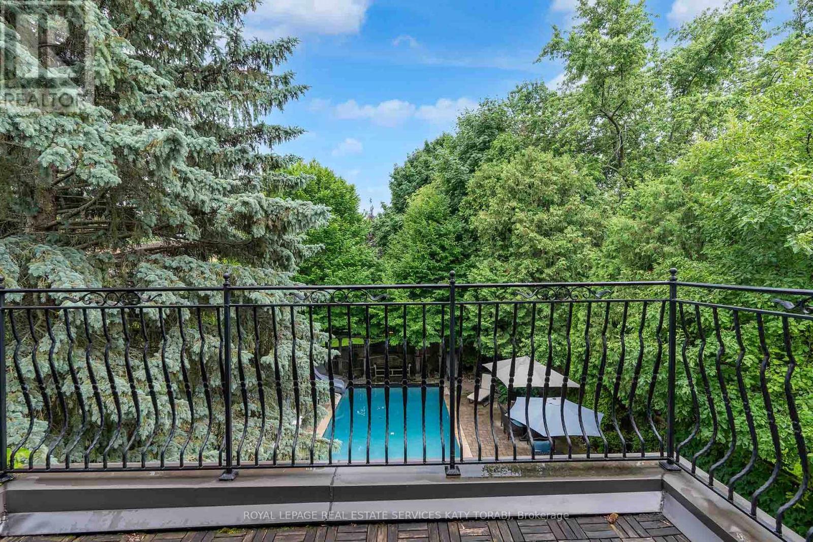 












135 BUCKINGHAM AVENUE

,
Toronto,




Ontario
M4N1R5

