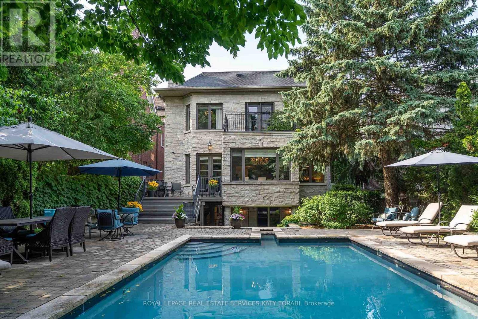 












135 BUCKINGHAM AVENUE

,
Toronto,




Ontario
M4N1R5

