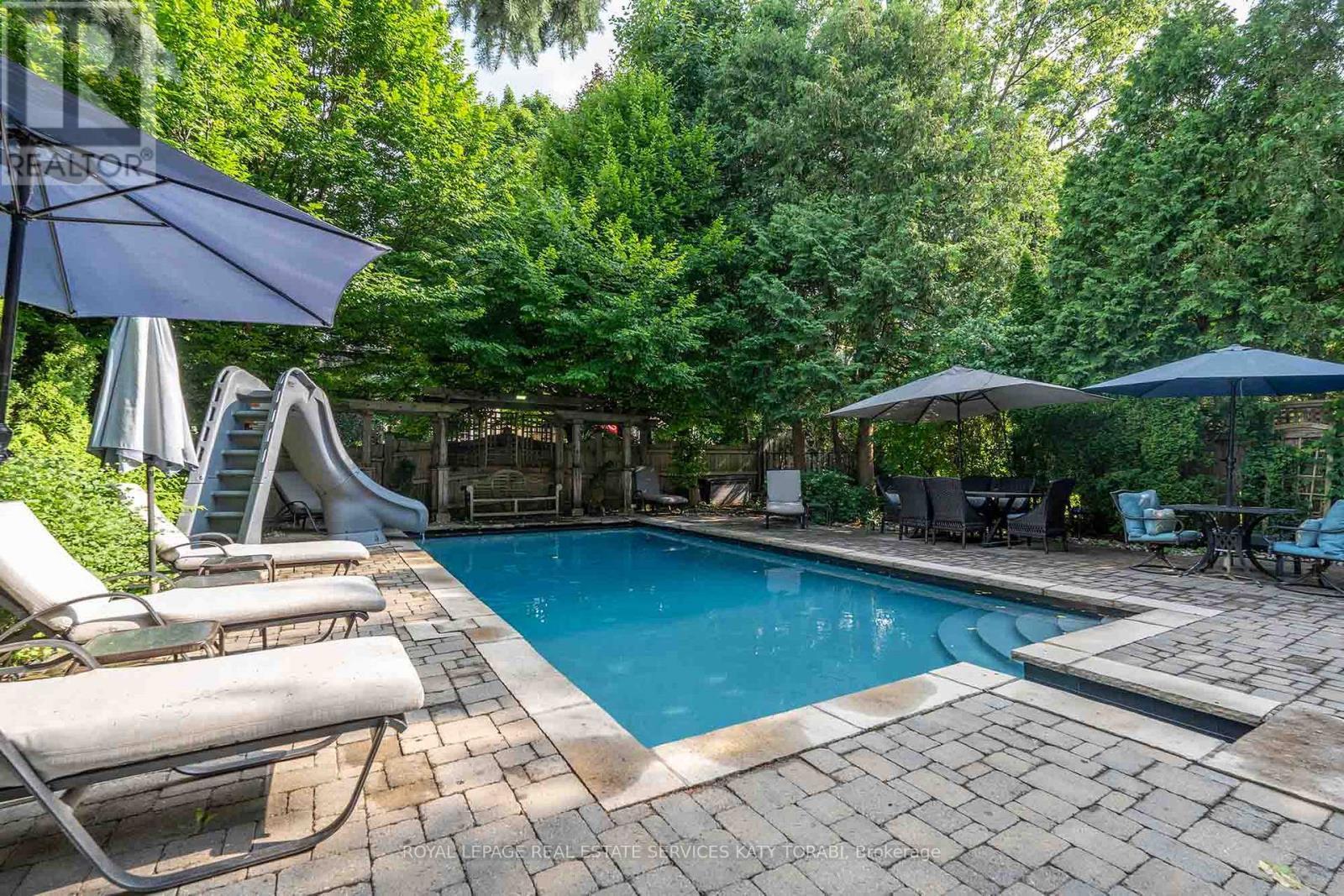 












135 BUCKINGHAM AVENUE

,
Toronto,




Ontario
M4N1R5

