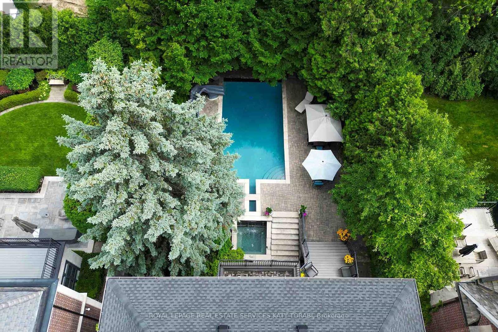 












135 BUCKINGHAM AVENUE

,
Toronto,




Ontario
M4N1R5

