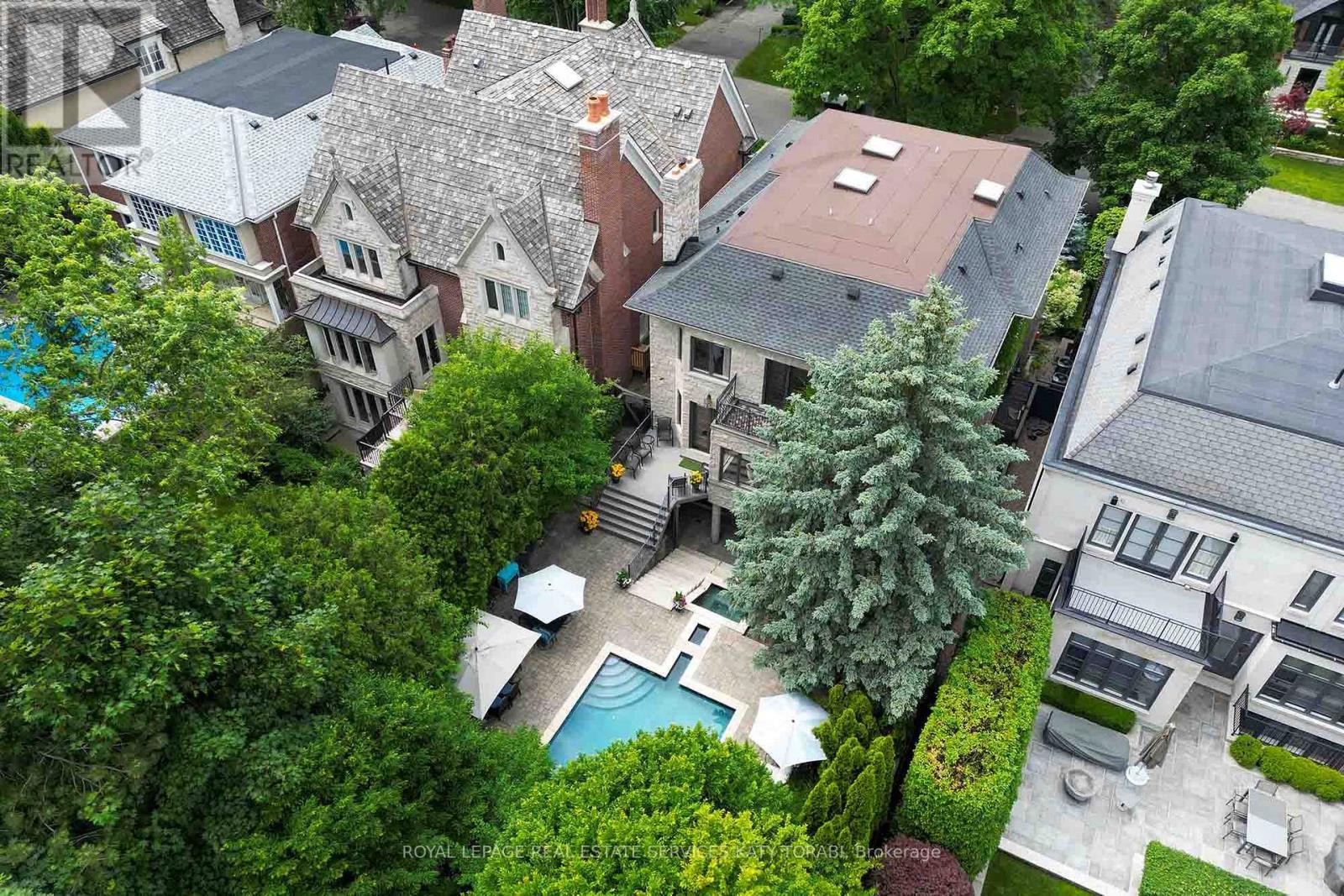 












135 BUCKINGHAM AVENUE

,
Toronto,




Ontario
M4N1R5

