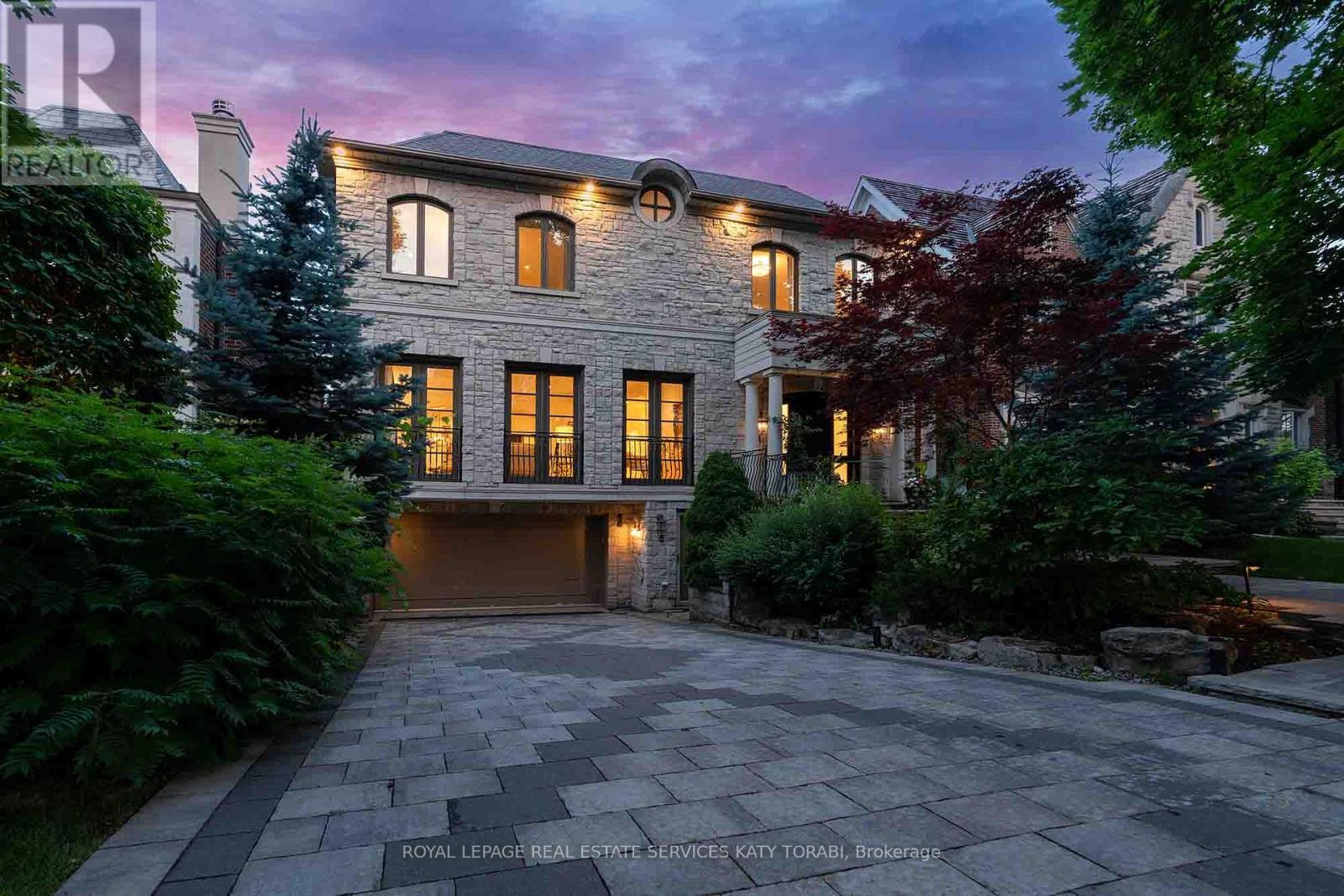 












135 BUCKINGHAM AVENUE

,
Toronto,




Ontario
M4N1R5

