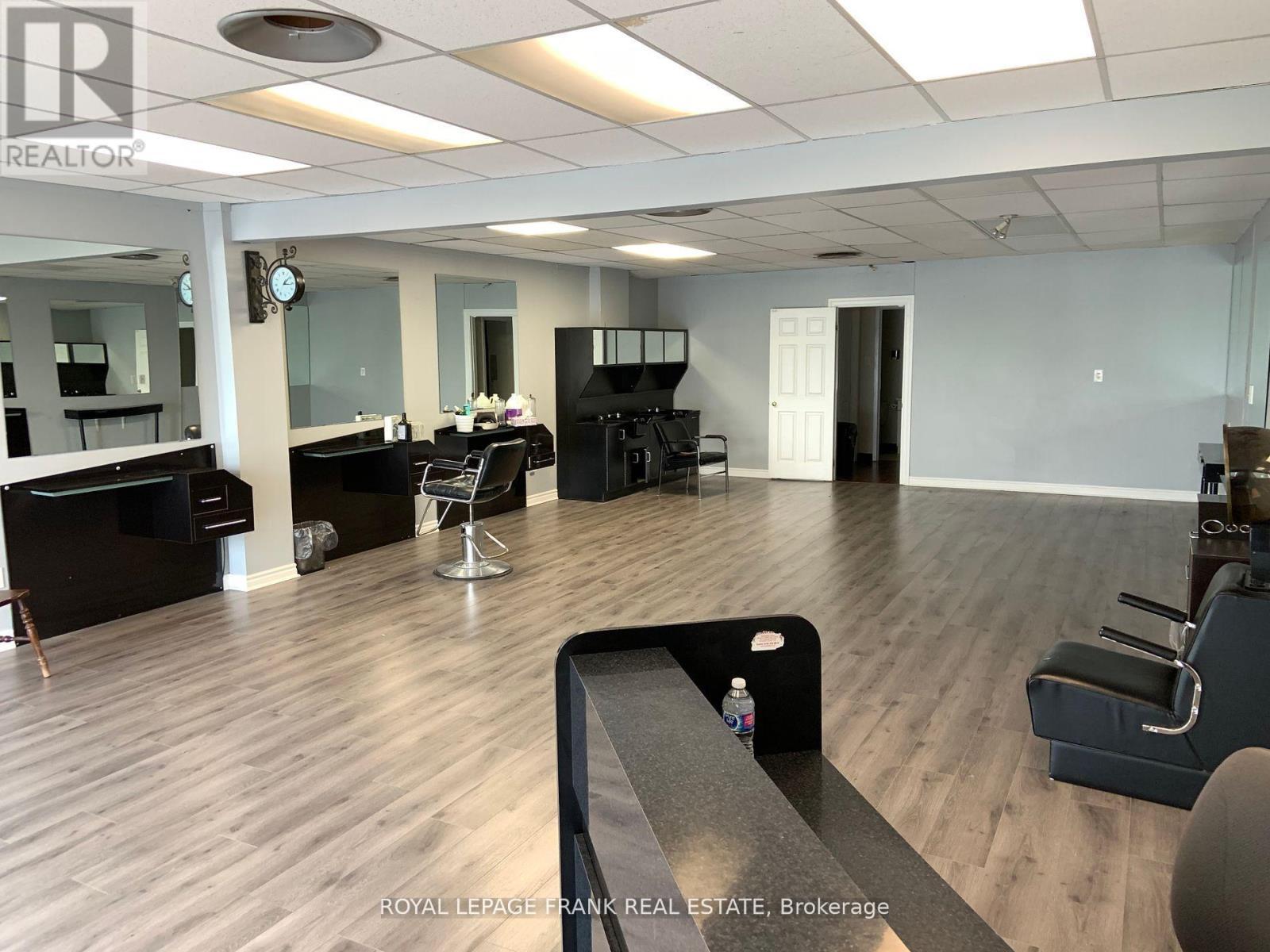 












88 WATER STREET

,
Scugog (Port Perry),




Ontario
L9L1J2

