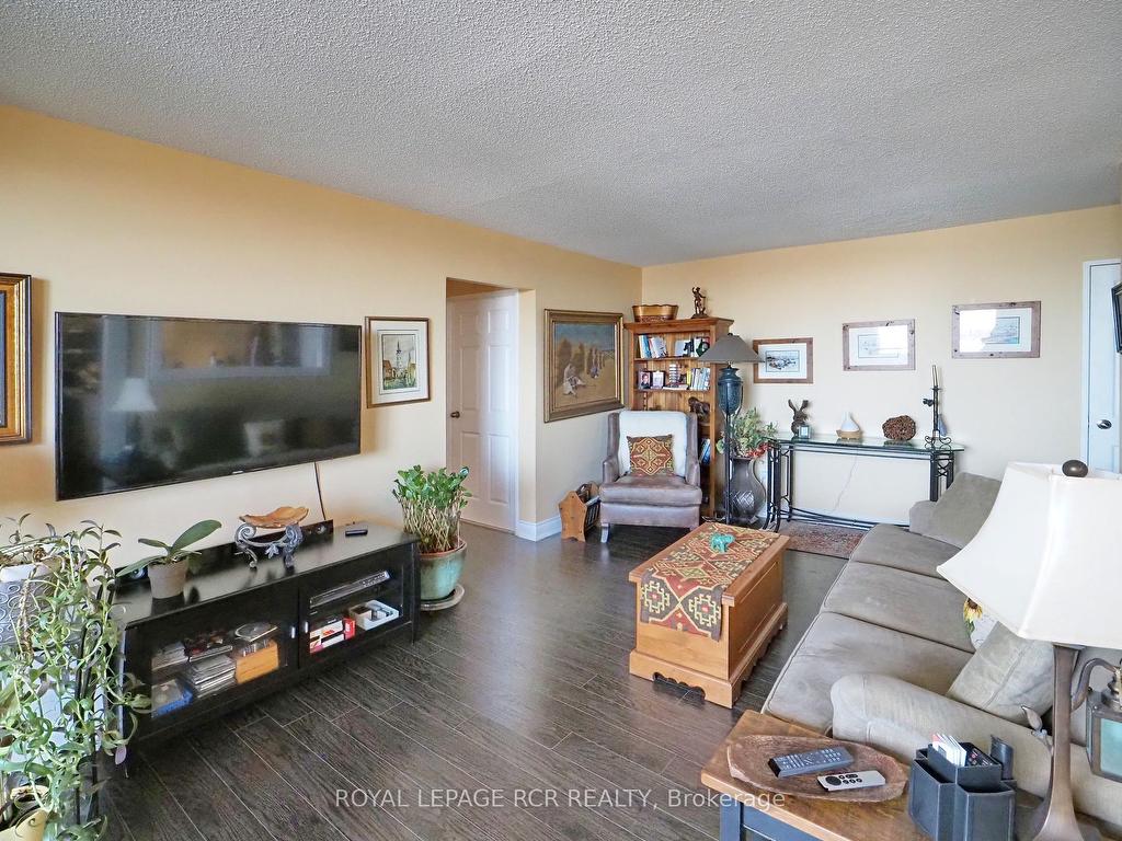 









3533


Derry

Road East, 1003,
Mississauga,




ON
L4T 1B1

