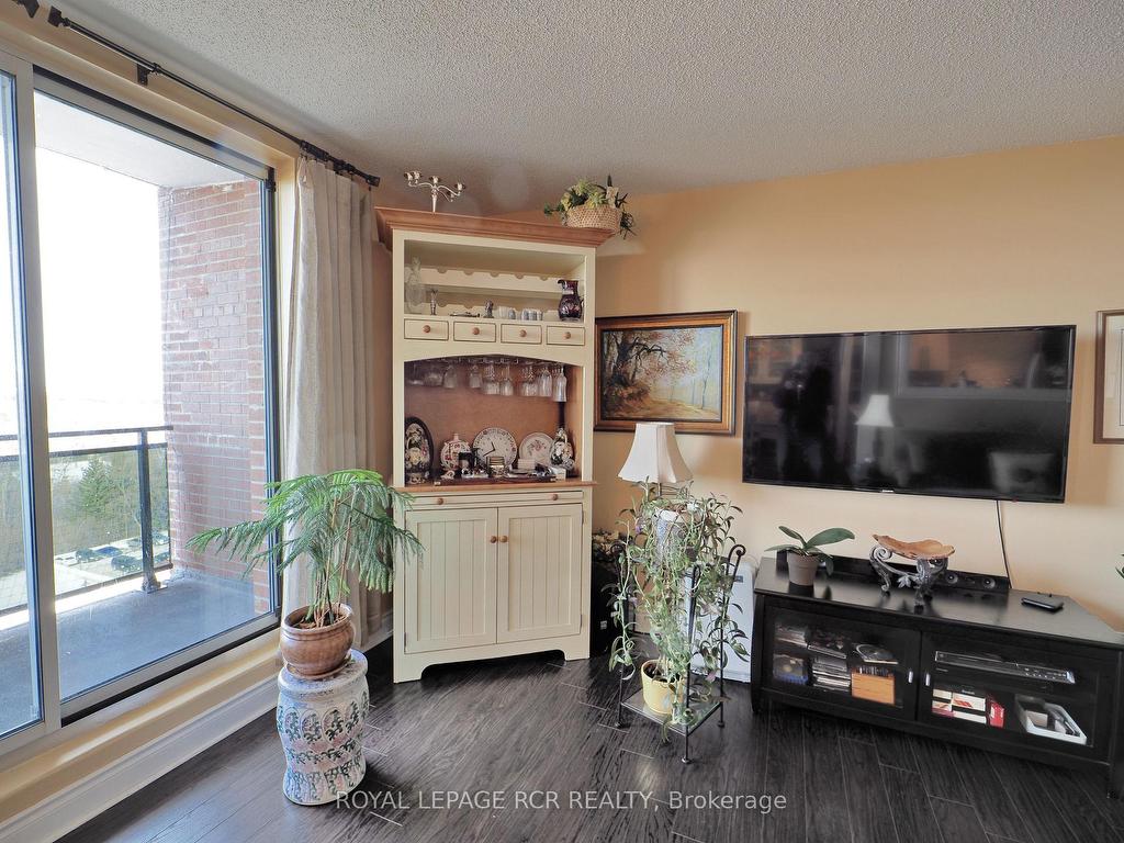 









3533


Derry

Road East, 1003,
Mississauga,




ON
L4T 1B1

