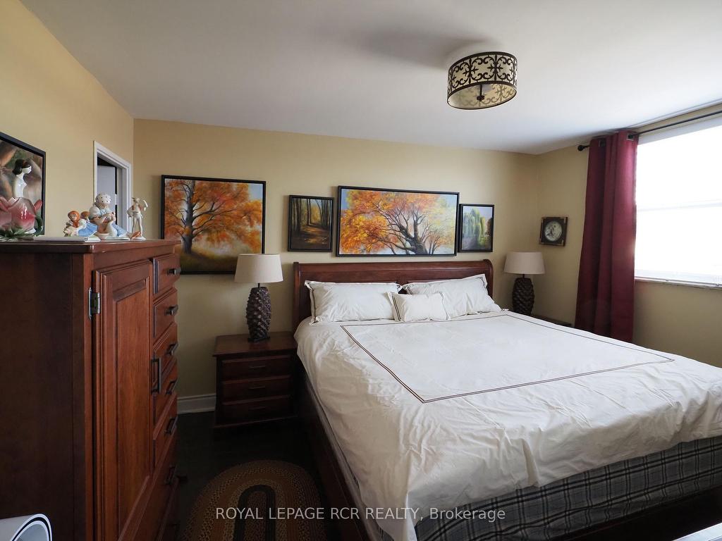 









3533


Derry

Road East, 1003,
Mississauga,




ON
L4T 1B1

