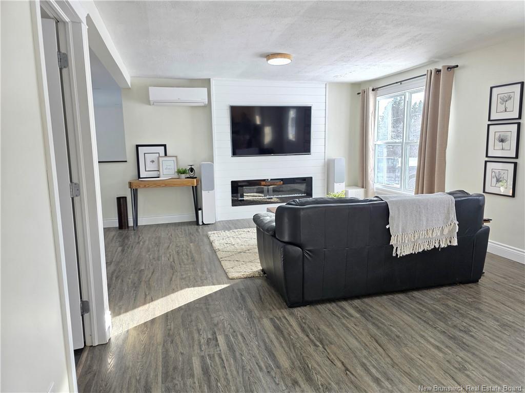 









280


Haggerty

,
North Tetagouche,




NB
E2A 4Y9

