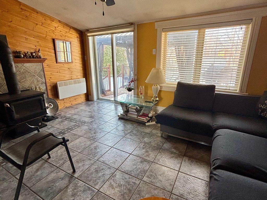 









272

 - 274


Ch. de St-Jean

,
La Prairie,




QC
J5R2K3

