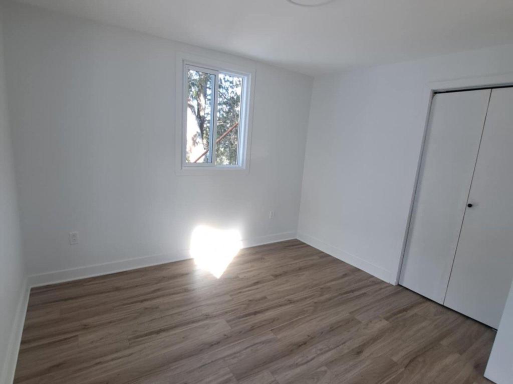 









1501

 - 1505


Rue Dumouchel

,
Sainte-Adèle,




QC
J9B1V9

