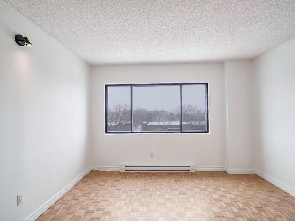 









8300


Rue Sherbrooke E.

, 503,
Montréal (Mercier/Hochelaga-Maisonneuve),




QC
H1L6K9

