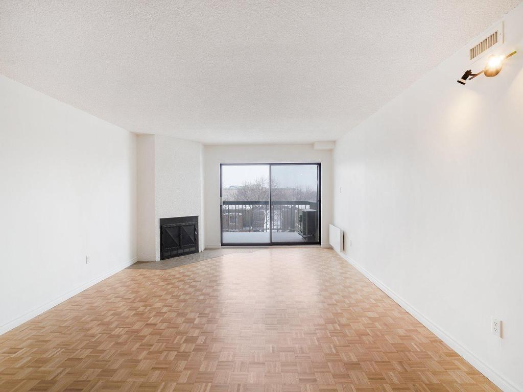 









8300


Rue Sherbrooke E.

, 503,
Montréal (Mercier/Hochelaga-Maisonneuve),




QC
H1L6K9

