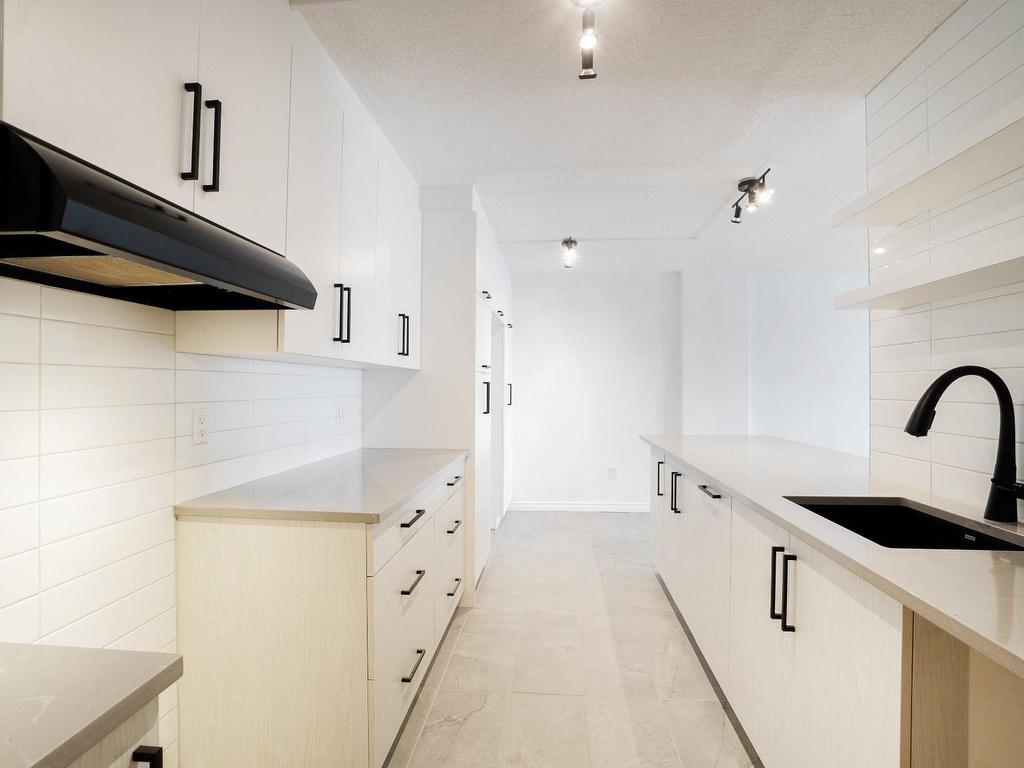 









8300


Rue Sherbrooke E.

, 503,
Montréal (Mercier/Hochelaga-Maisonneuve),




QC
H1L6K9

