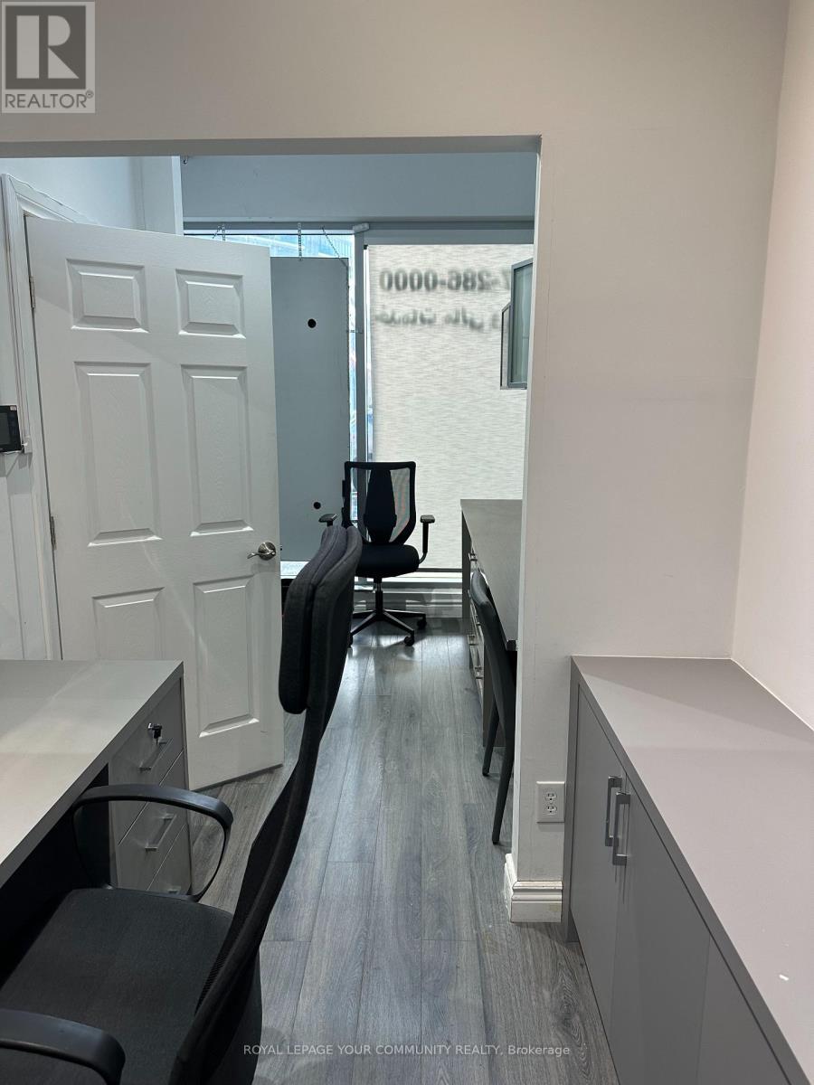 












18 - 7181 YONGE STREET

,
Markham,




Ontario
L3T0C7


