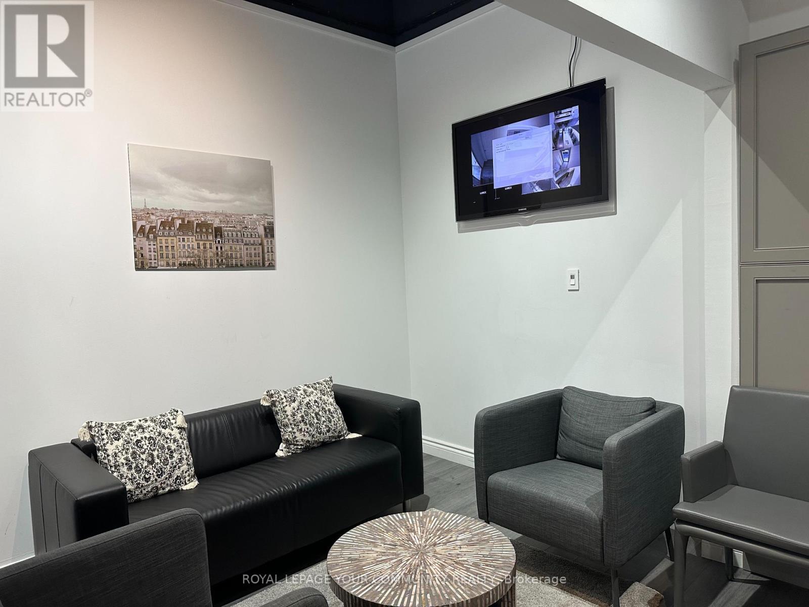 












18 - 7181 YONGE STREET

,
Markham,




Ontario
L3T0C7

