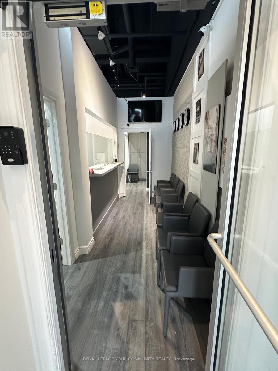 












18 - 7181 YONGE STREET

,
Markham,




Ontario
L3T0C7

