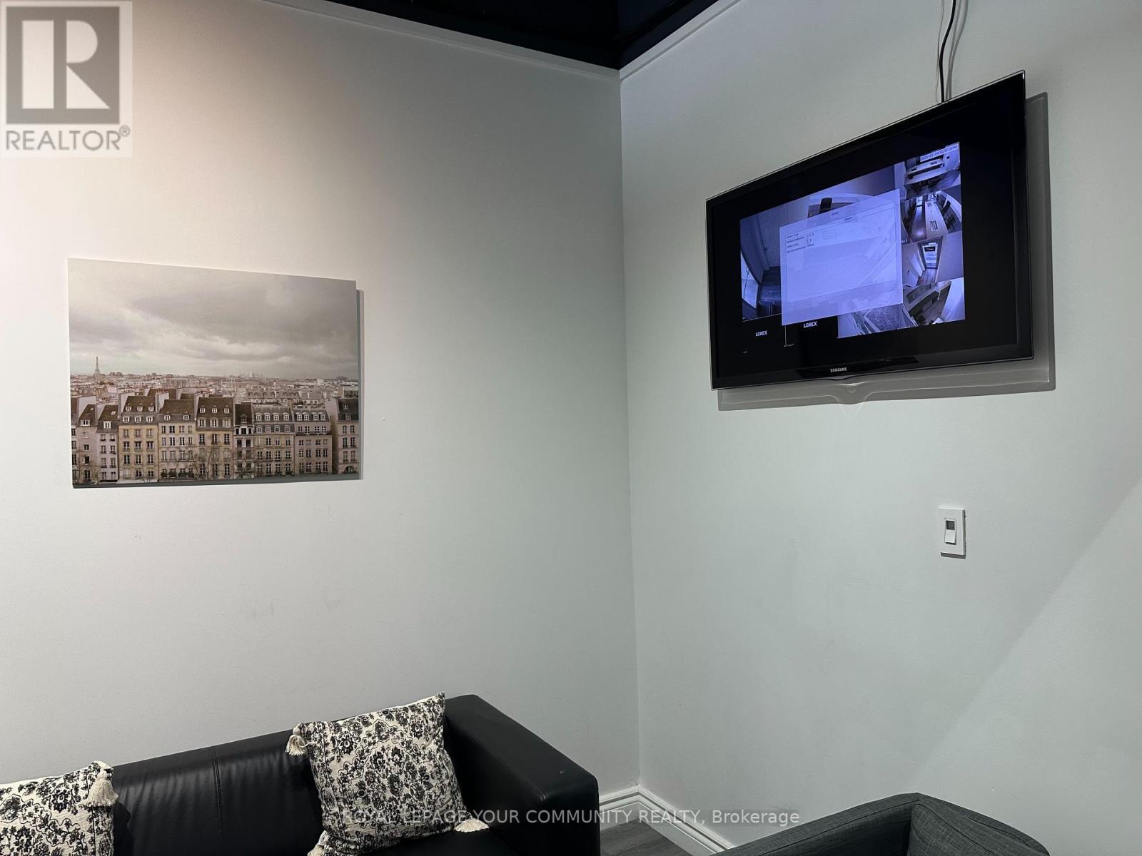 












18 - 7181 YONGE STREET

,
Markham,




Ontario
L3T0C7

