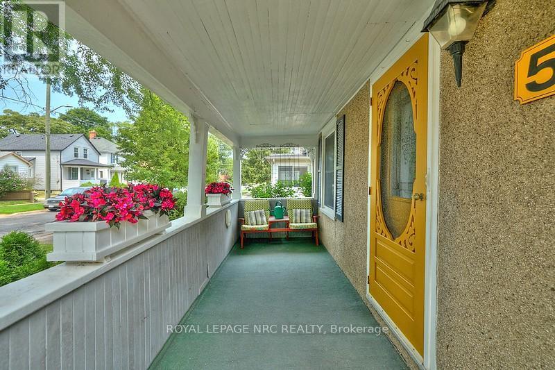 












54 HENRY STREET

,
St. Catharines (Downtown),




Ontario
L2R5T9

