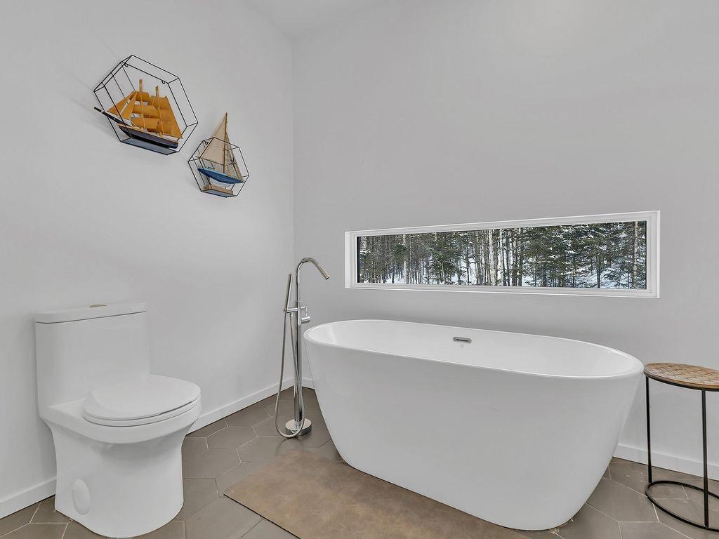 









468


Ch. Blackburn

,
Val-des-Monts,




QC
J8N6E1

