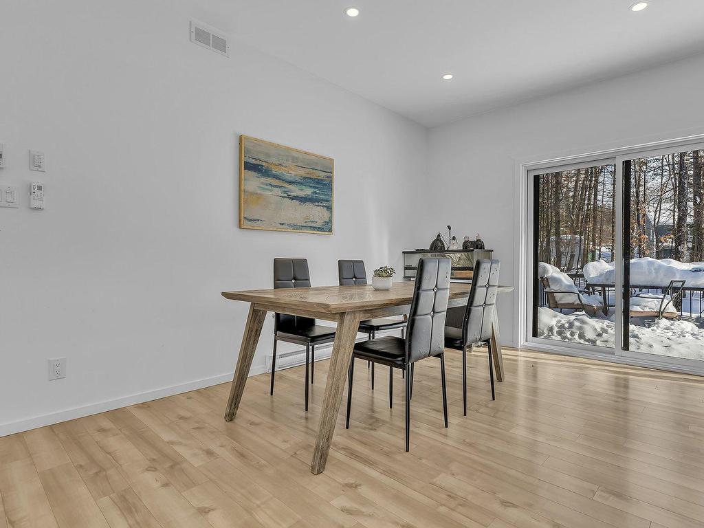 









468


Ch. Blackburn

,
Val-des-Monts,




QC
J8N6E1


