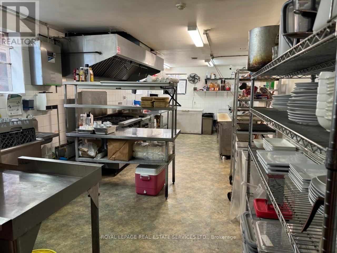 












638 CONCESSION STREET

,
Hamilton,




Ontario
L8V1B5

