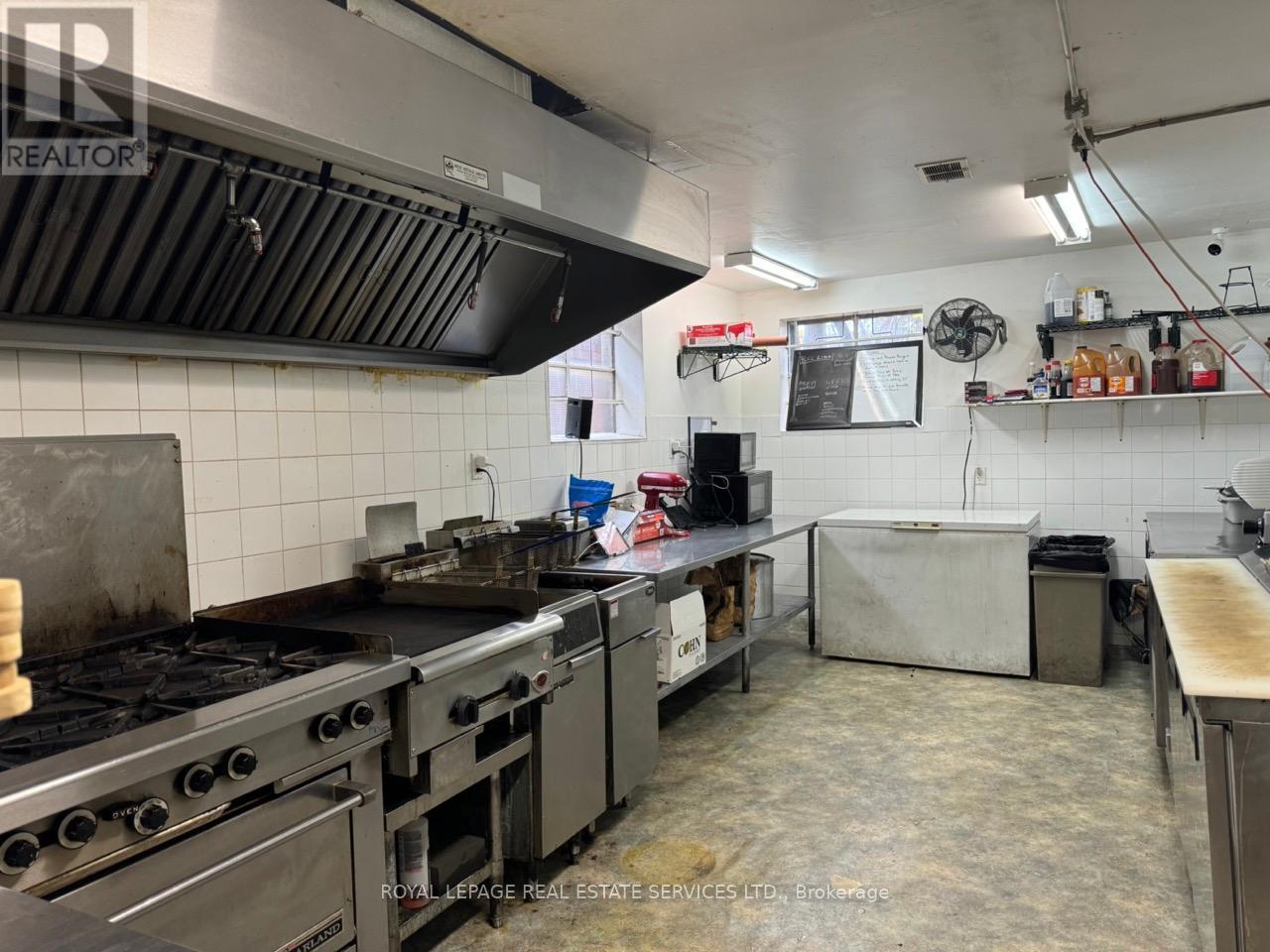 












638 CONCESSION STREET

,
Hamilton,




Ontario
L8V1B5

