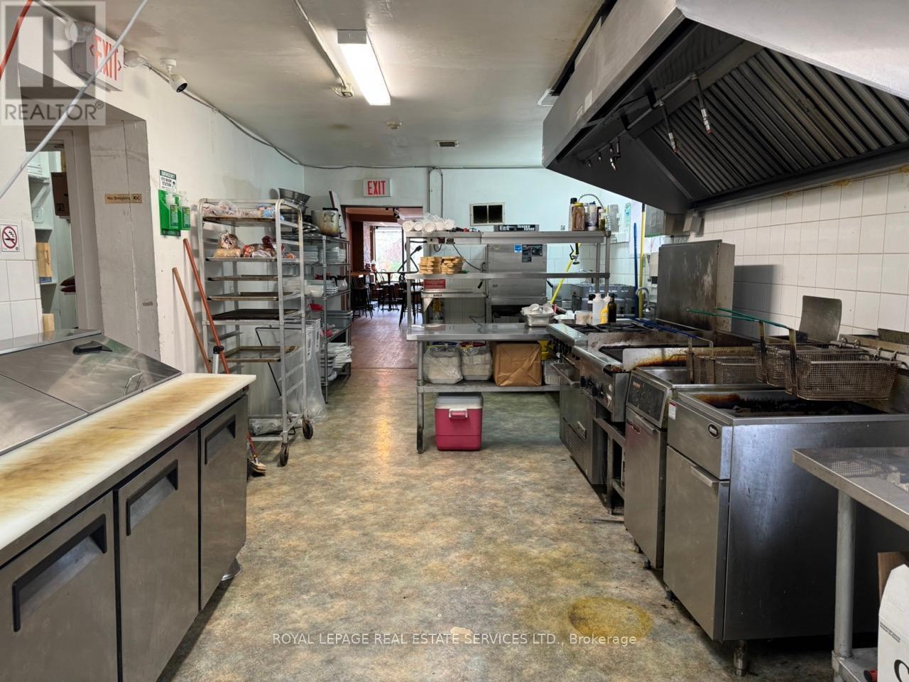 












638 CONCESSION STREET

,
Hamilton,




Ontario
L8V1B5


