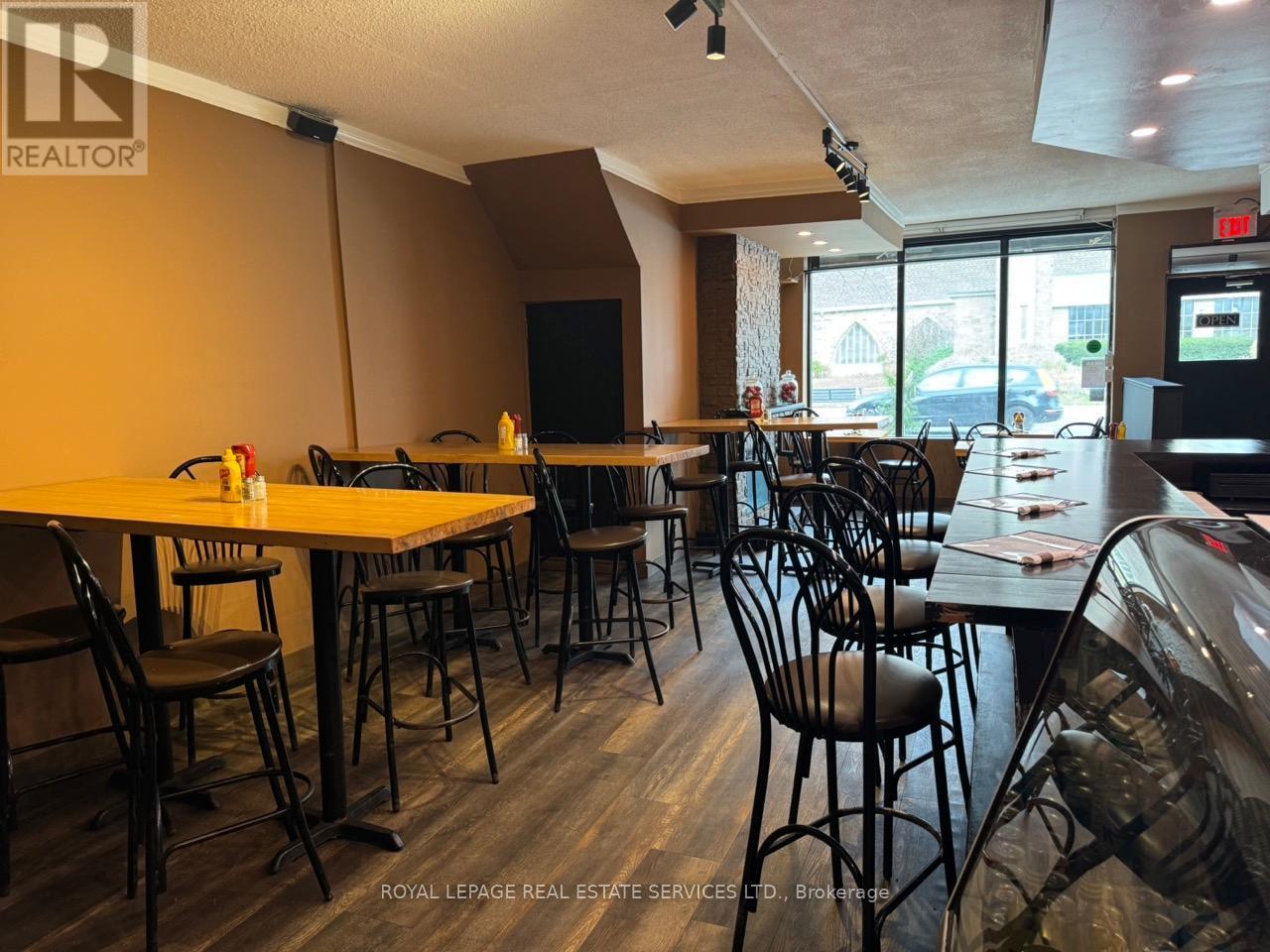 












638 CONCESSION STREET

,
Hamilton,




Ontario
L8V1B5

