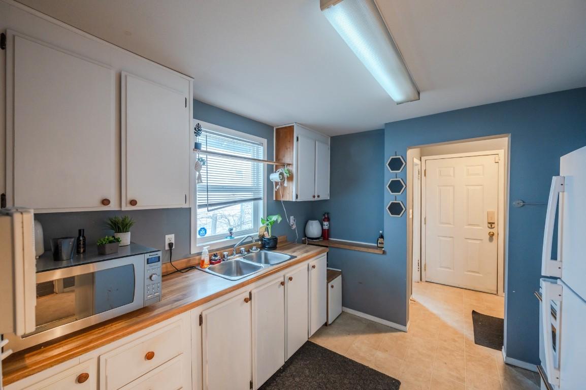 









468


Wade

Avenue,
Penticton,




BC
V2A 1V4

