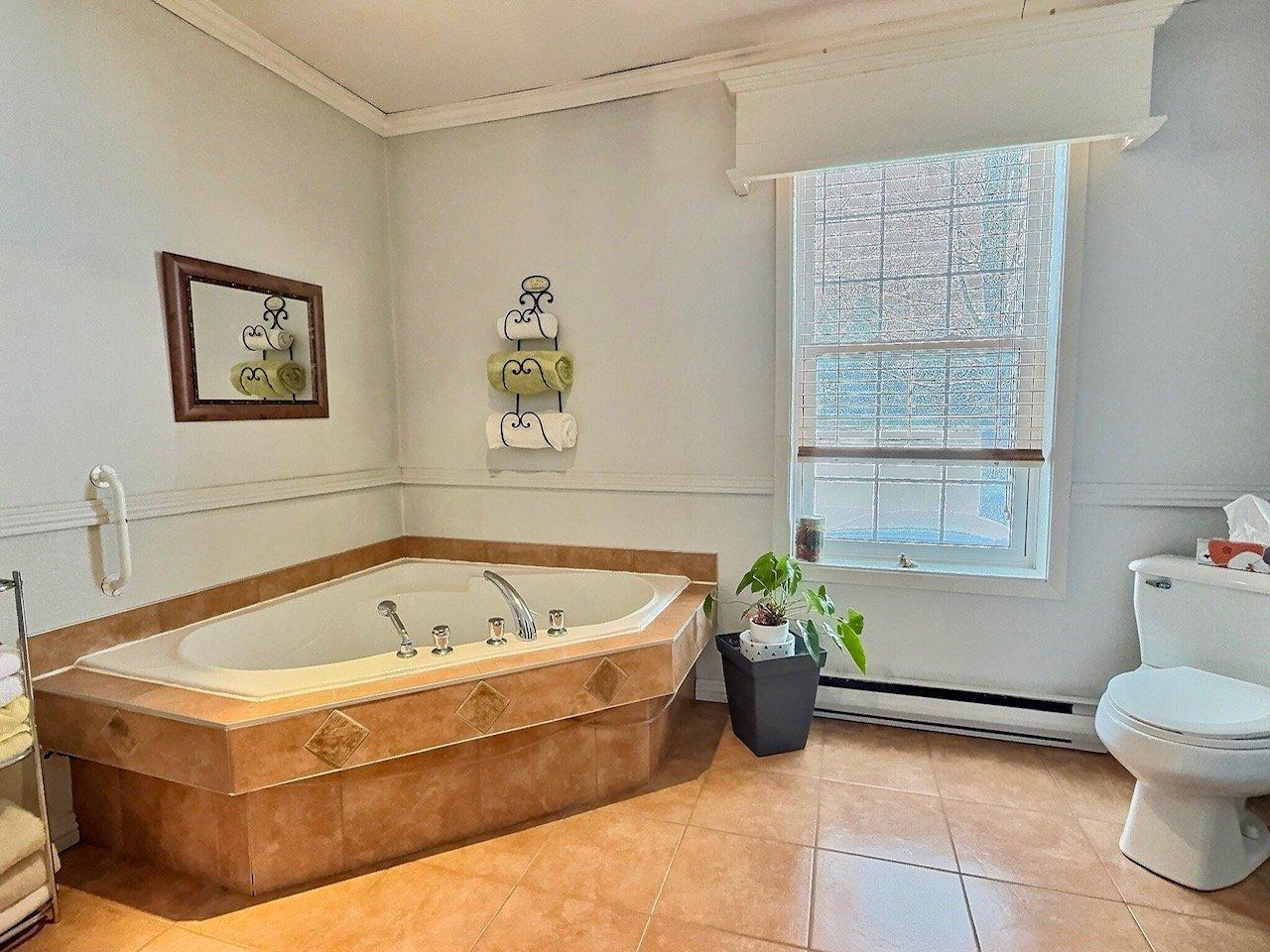 









46

 - 46A


Rue Principale S.

,
La Patrie,




QC
J0B1Y0


