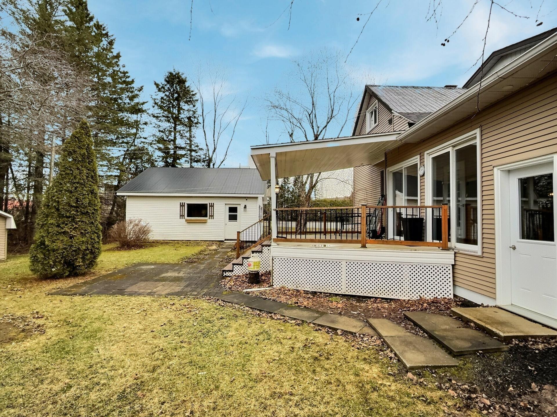 









46

 - 46A


Rue Principale S.

,
La Patrie,




QC
J0B1Y0

