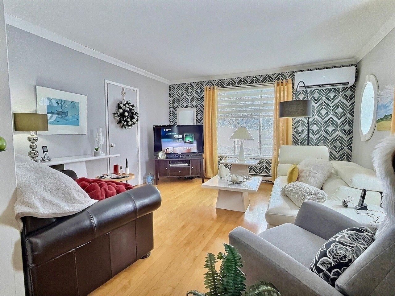 









46

 - 46A


Rue Principale S.

,
La Patrie,




QC
J0B1Y0

