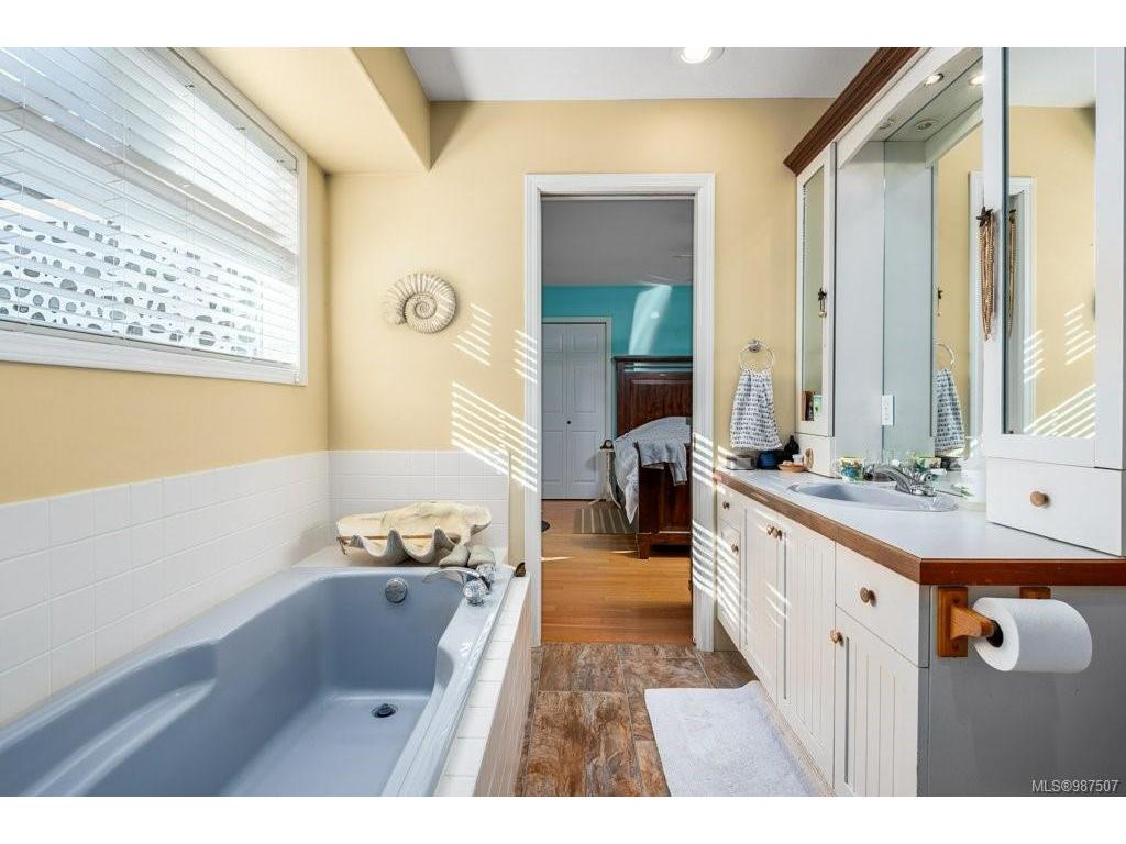 









530


Zerkee

Pl,
Courtenay,




BC
V9N 8J6

